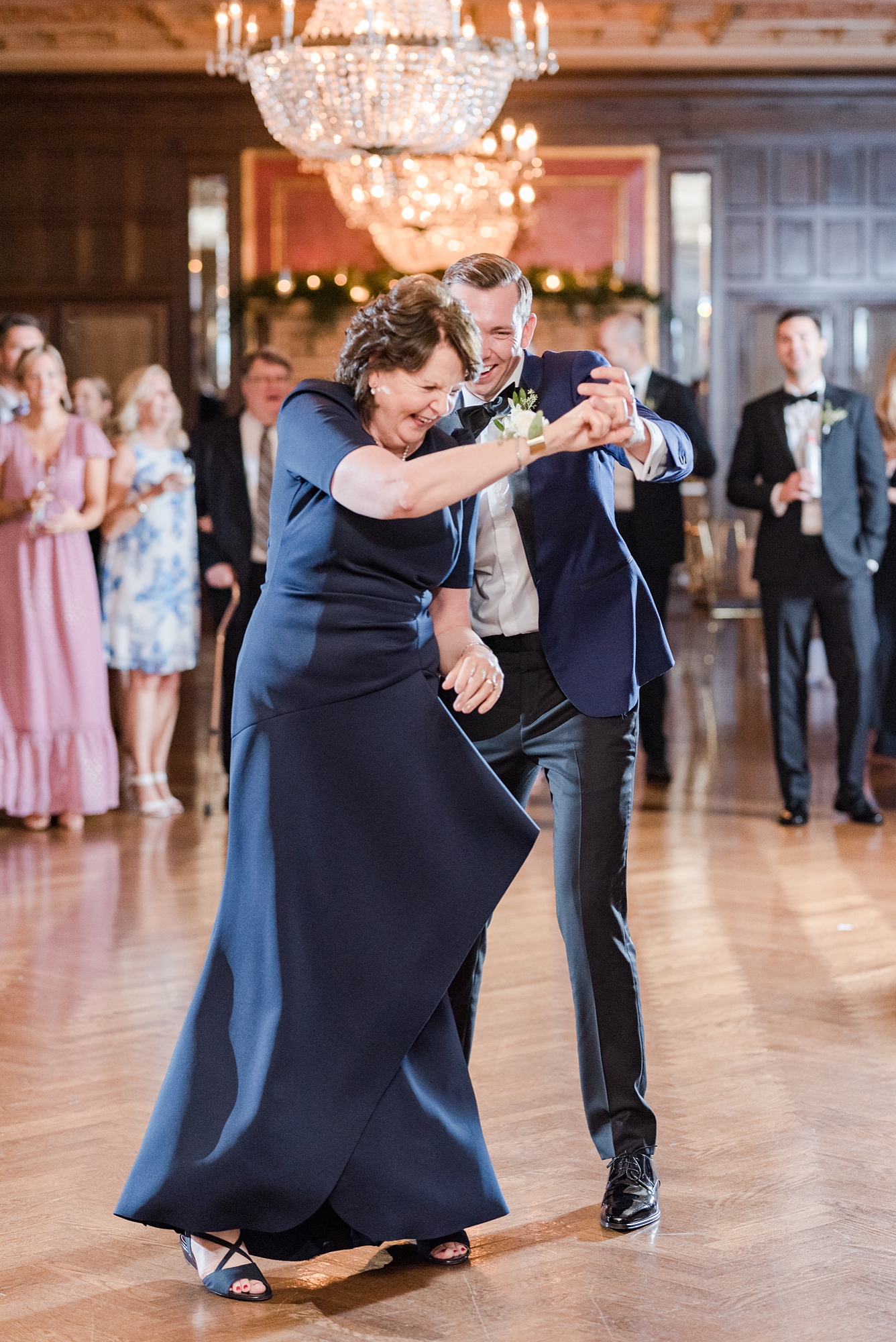 groom and mom dance during Columbus OH wedding reception
